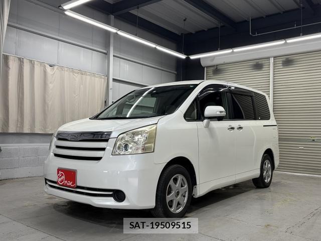 Toyota NOAH 2009-10 7059950-28