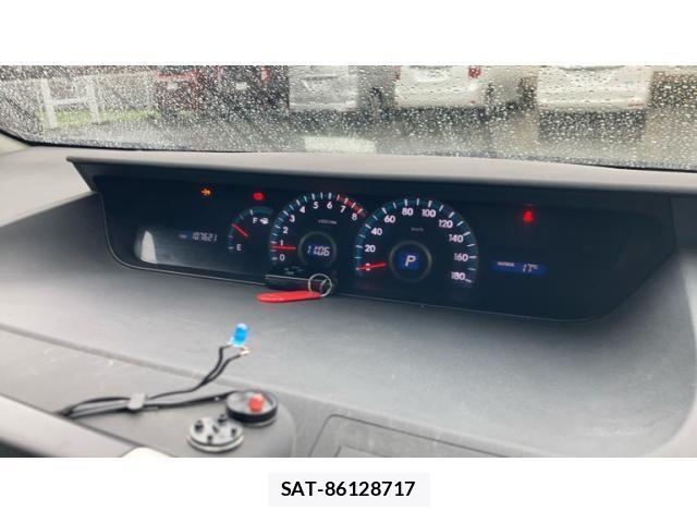 Toyota NOAH 2012-08 7059945-13