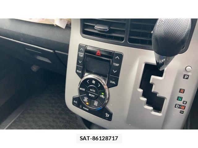 Toyota NOAH 2012-08 7059945-17