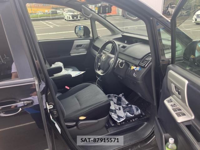 Toyota NOAH 2011-07 7059946-14
