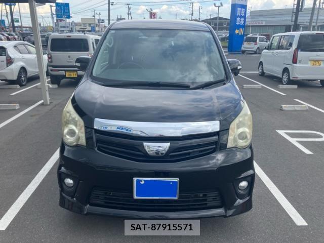 Toyota NOAH 2011-07 7059946-0