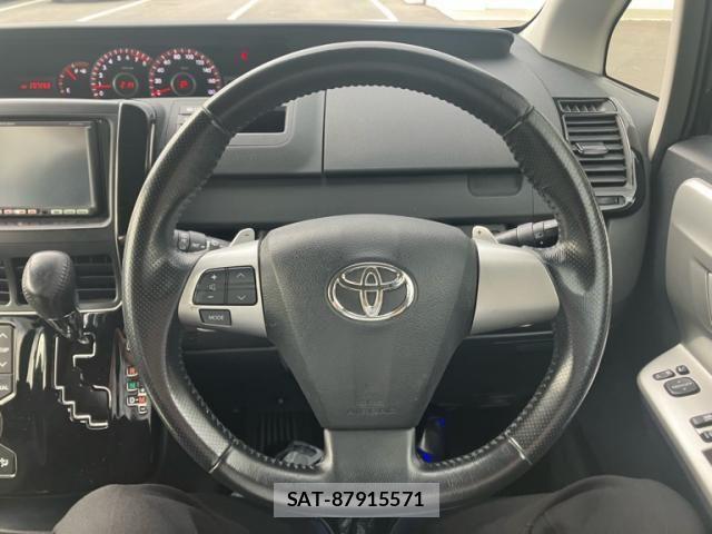 Toyota NOAH 2011-07 7059946-19