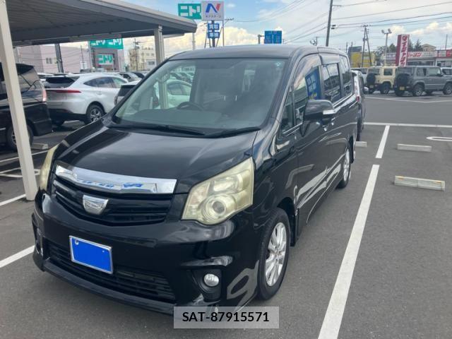 Toyota NOAH 2011-07 7059946-1