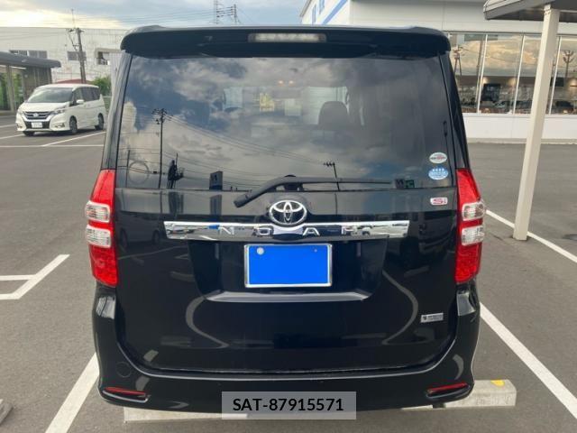 Toyota NOAH 2011-07 7059946-3