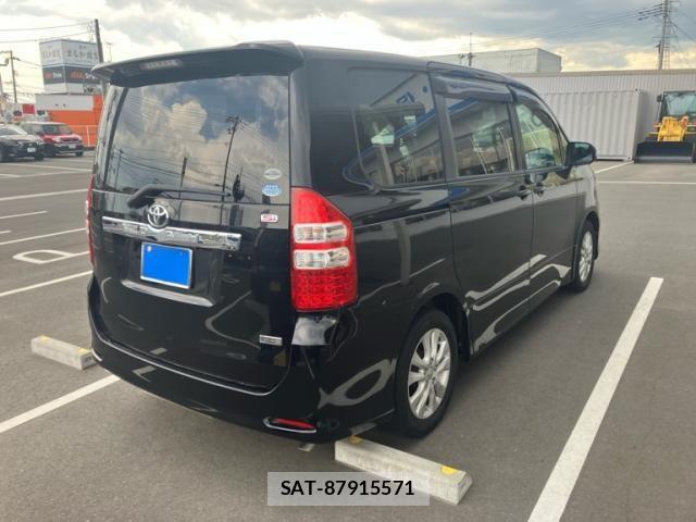 Toyota NOAH 2011-07 7059946-4