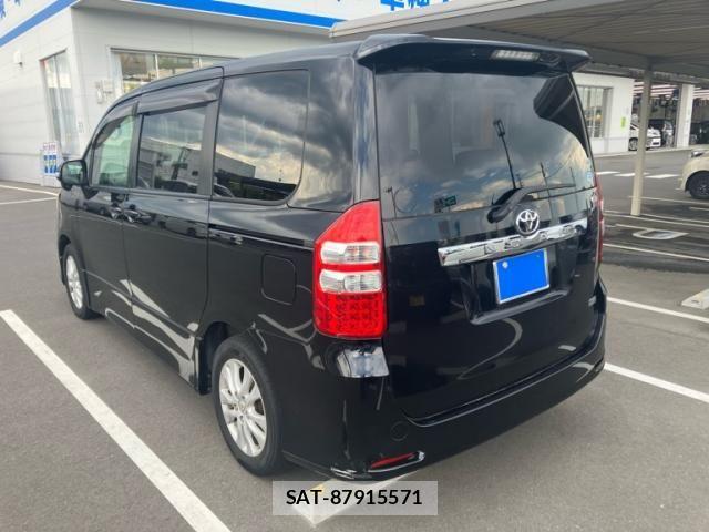 Toyota NOAH 2011-07 7059946-5