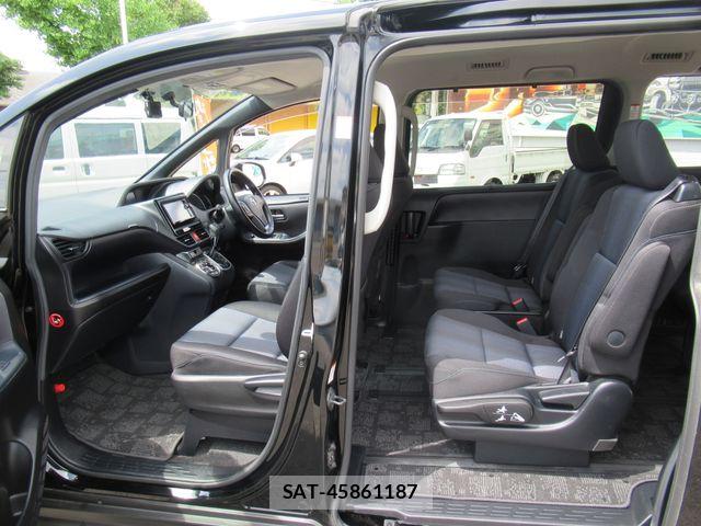 Toyota NOAH 2014-11 7059937-7