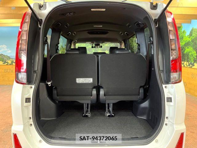 Toyota NOAH 2017-06 7059934-10