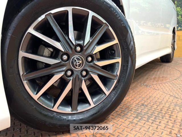 Toyota NOAH 2017-06 7059934-12