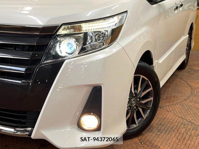 Toyota NOAH 2017-06 7059934-13