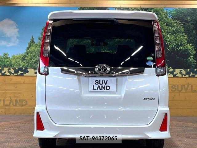 Toyota NOAH 2017-06 7059934-15