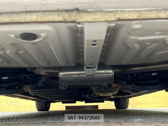 Toyota NOAH 2017-06 7059934-19