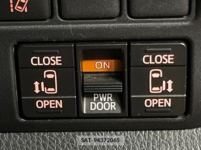 Toyota NOAH 2017-06 7059934-4