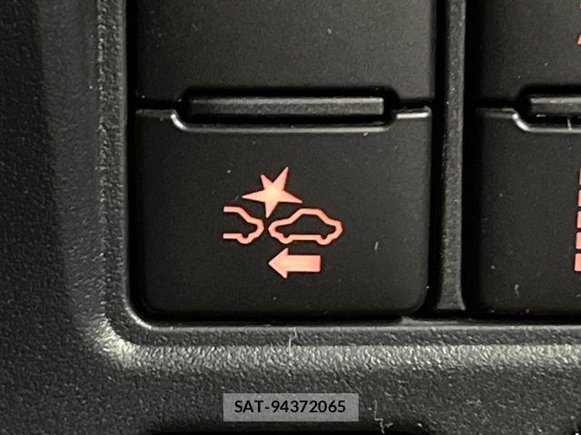 Toyota NOAH 2017-06 7059934-6