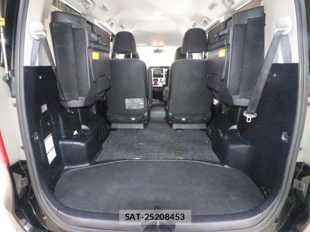 Toyota NOAH 2013-05 7059943-9