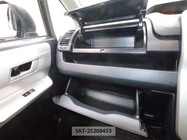 Toyota NOAH 2013-05 7059943-20