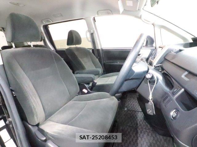 Toyota NOAH 2013-05 7059943-3