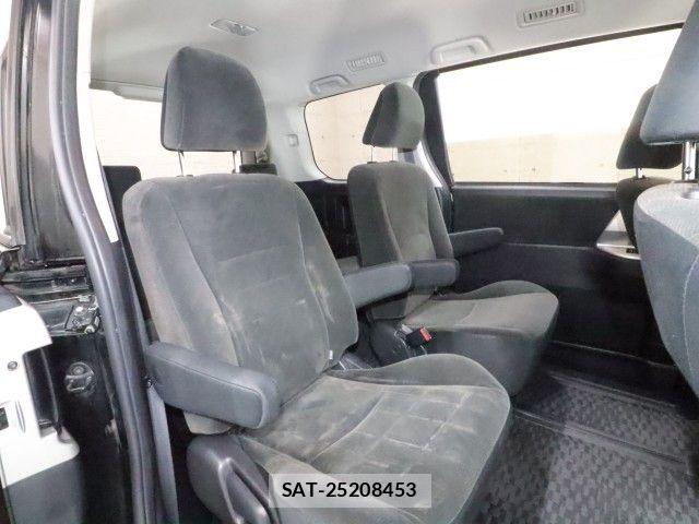 Toyota NOAH 2013-05 7059943-4