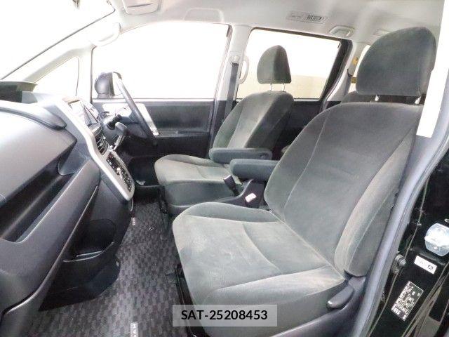 Toyota NOAH 2013-05 7059943-5