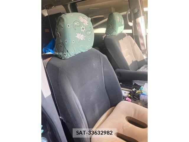 Toyota NOAH 2010-03 7059955-16