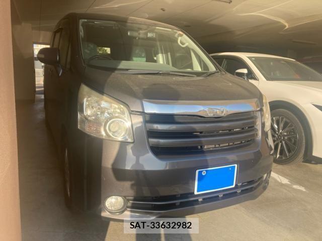 Toyota NOAH 2010-03 7059955-0