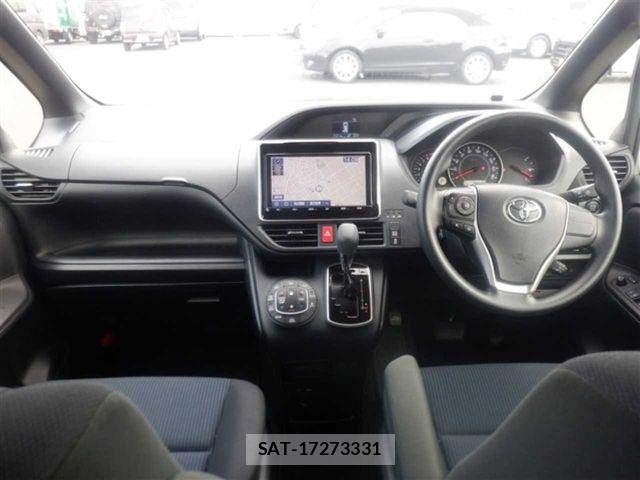 Toyota NOAH 2021-05 7059923-1