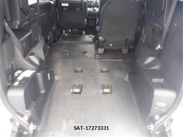 Toyota NOAH 2021-05 7059923-6
