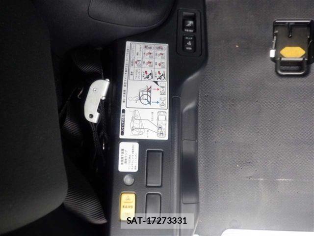 Toyota NOAH 2021-05 7059923-7