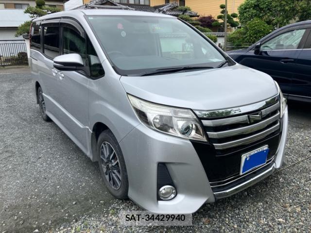 Toyota NOAH 2014-07 7059944-0