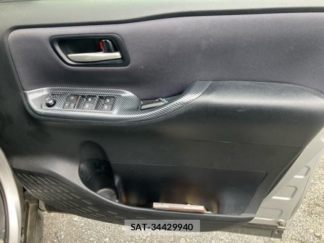 Toyota NOAH 2014-07 7059944-9