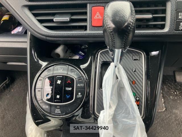 Toyota NOAH 2014-07 7059944-13