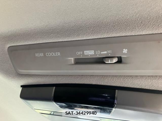 Toyota NOAH 2014-07 7059944-17