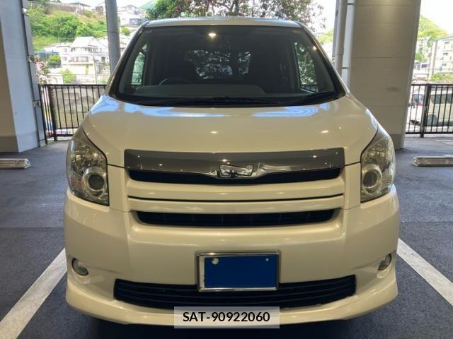 Toyota NOAH 2008-10 7059949-1