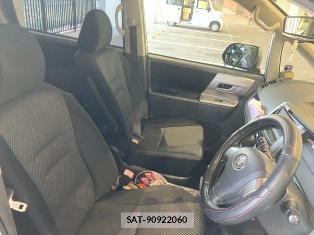 Toyota NOAH 2008-10 7059949-6