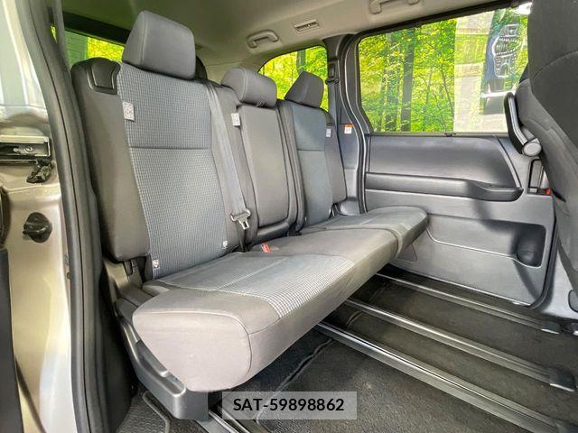 Toyota NOAH 2023-07 7058577-9