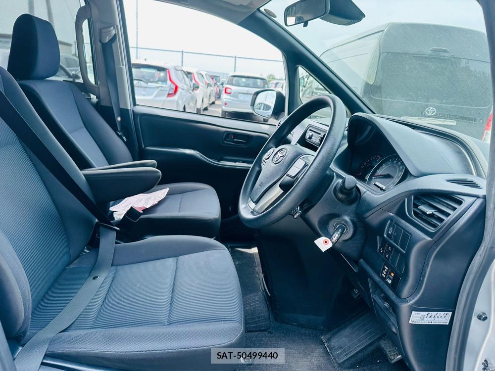 Toyota NOAH 2020 7171820-11