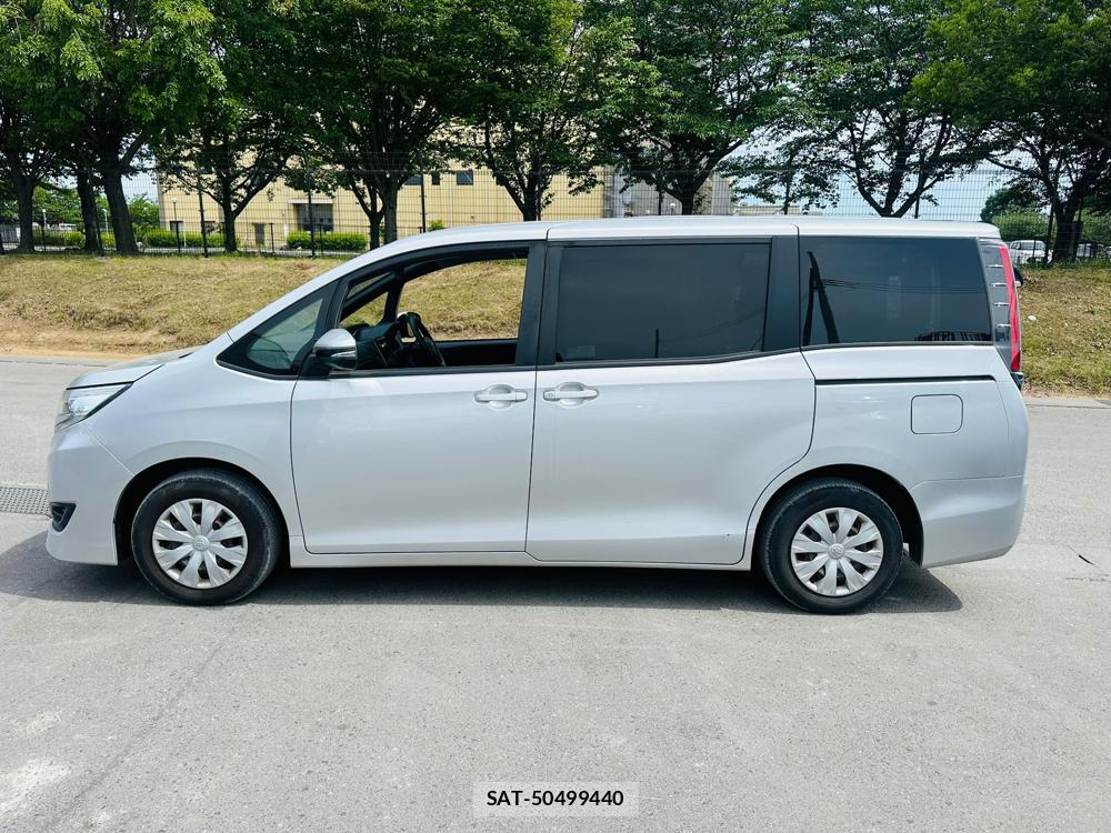 Toyota NOAH 2020 7171820-1