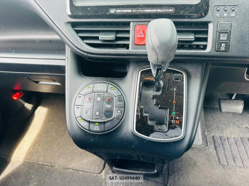 Toyota NOAH 2020 7171820-19
