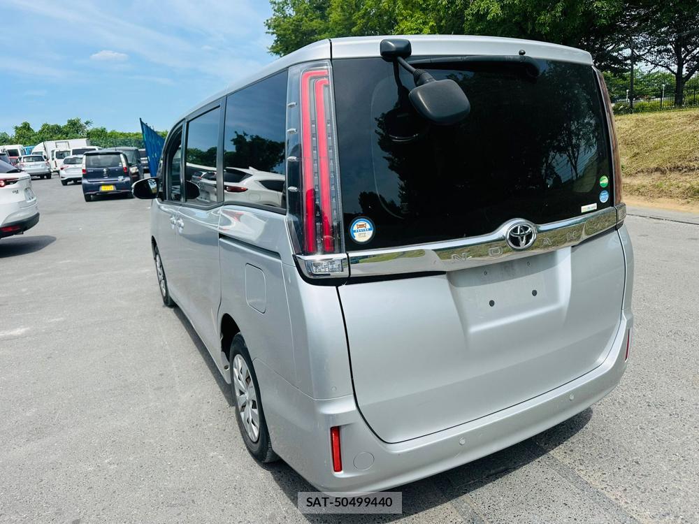 Toyota NOAH 2020 7171820-2