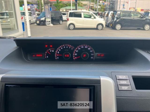 Toyota NOAH 2010-11 7222770-17