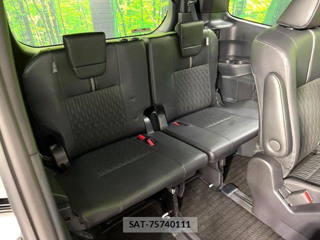 Toyota NOAH 2022-11 7222797-9