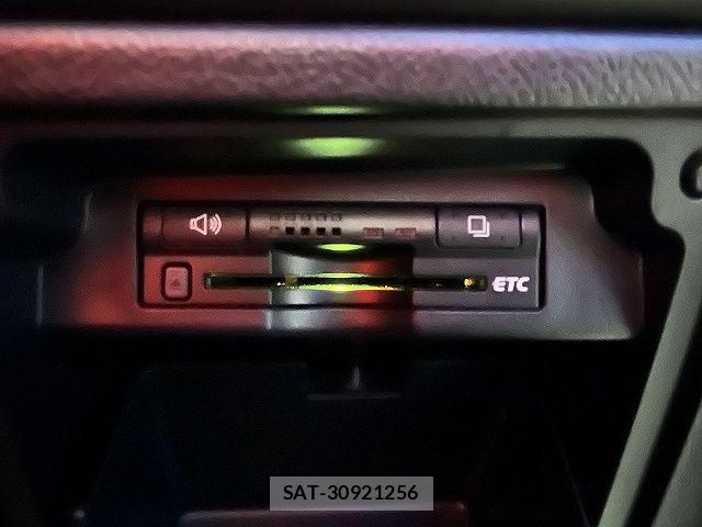 Toyota NOAH 2010-11 7222768-15
