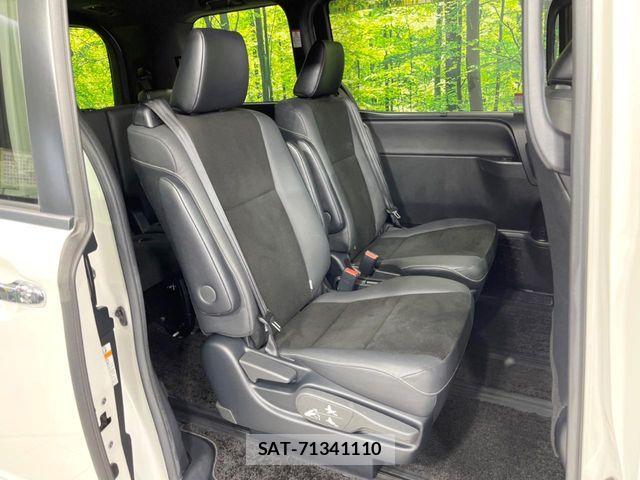 Toyota NOAH 2020-01 7222788-8