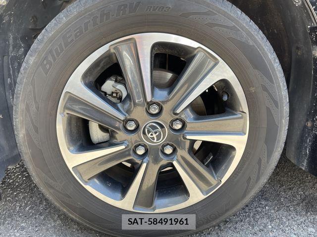 Toyota NOAH 2017-08 7215876-10