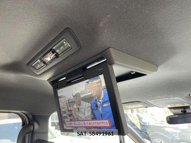 Toyota NOAH 2017-08 7215876-13