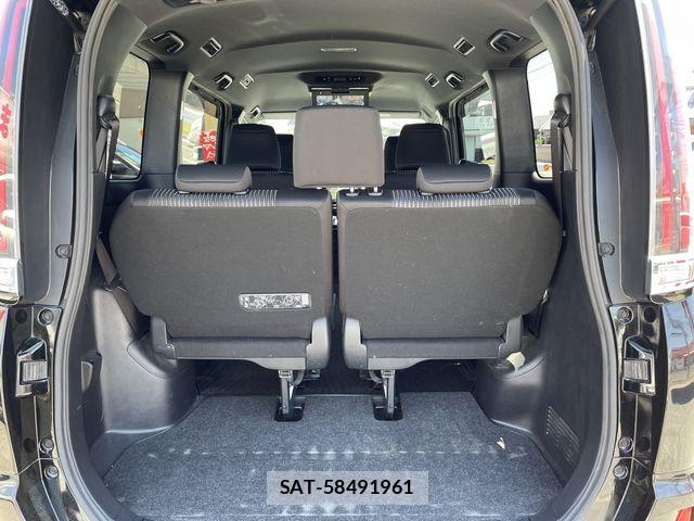 Toyota NOAH 2017-08 7215876-16