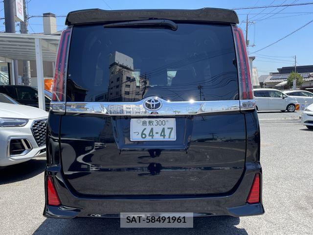 Toyota NOAH 2017-08 7215876-1