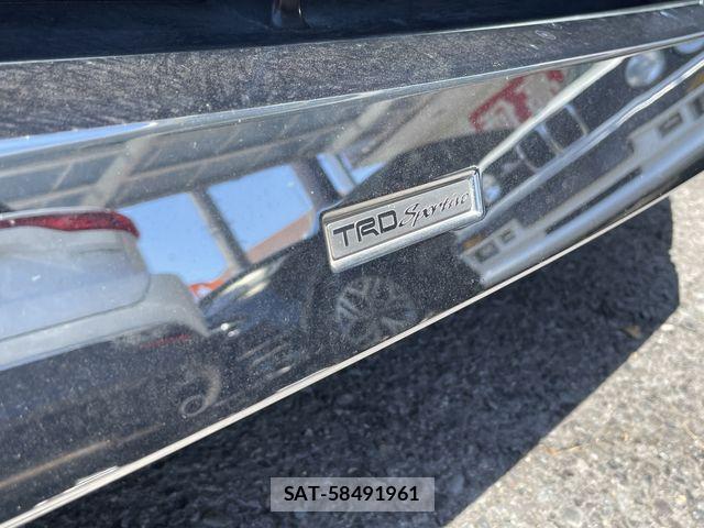 Toyota NOAH 2017-08 7215876-7