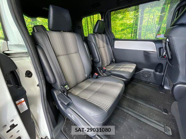 Toyota NOAH 2019-07 7222785-9