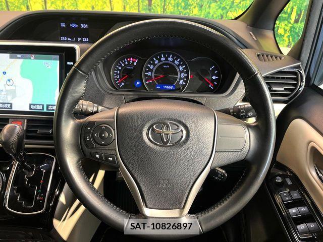 Toyota NOAH 2017-12 7222780-7
